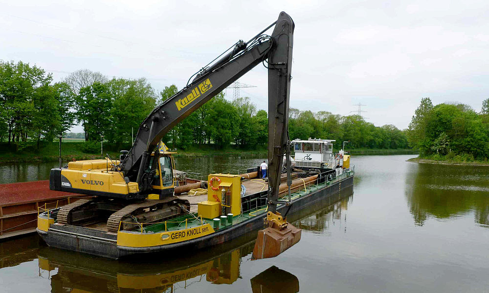 Aushub und Transport von Hafensedimenten