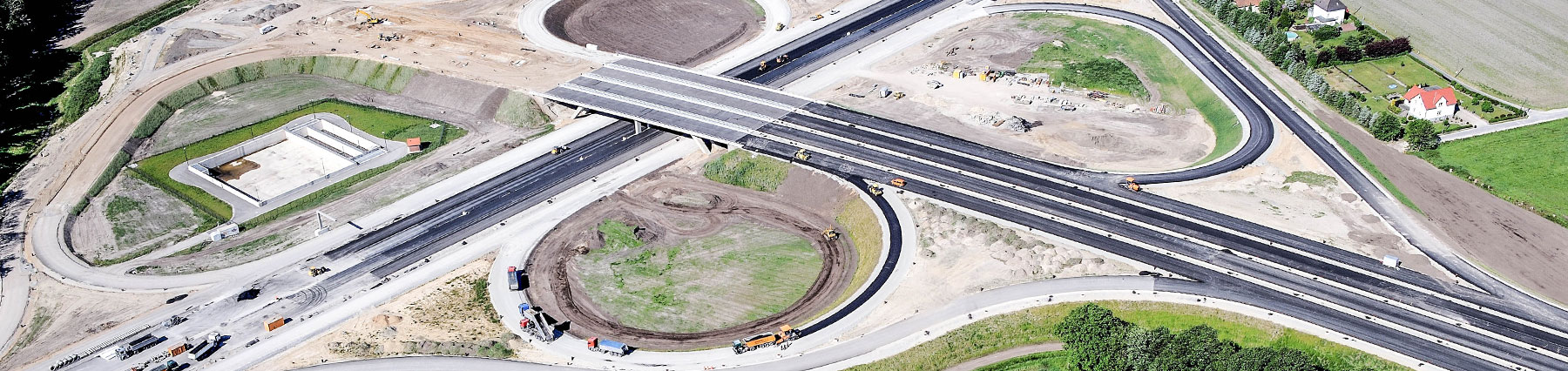 Knoll Straßenbauarbeiten am Autobahnkreuz